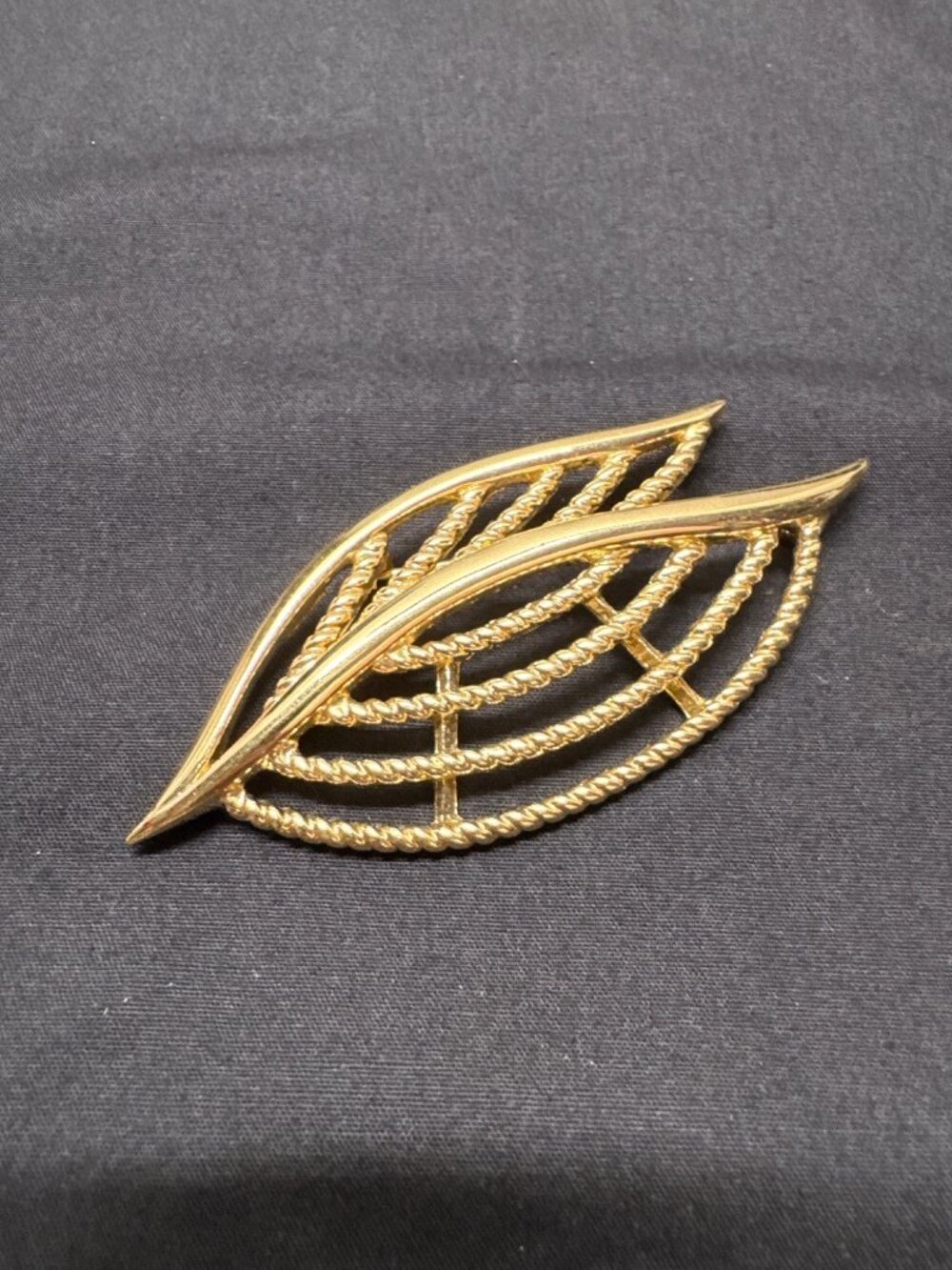Vintage Trifari Gold Tone Leaf Brooch Pin Openwork Design Elegant Jewelry Piece